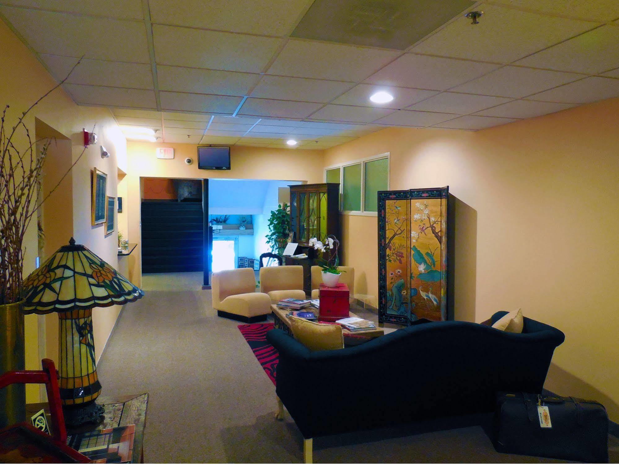 Higher Ground Hotel Independence Ngoại thất bức ảnh