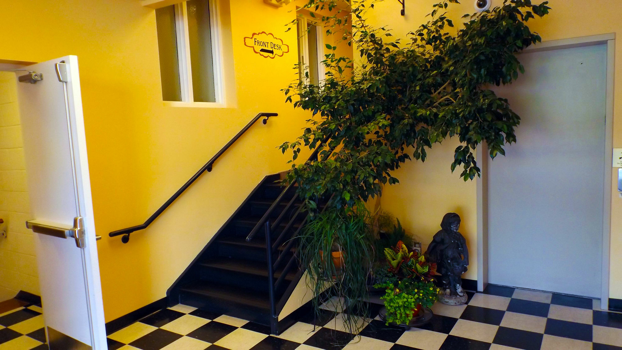 Higher Ground Hotel Independence Ngoại thất bức ảnh